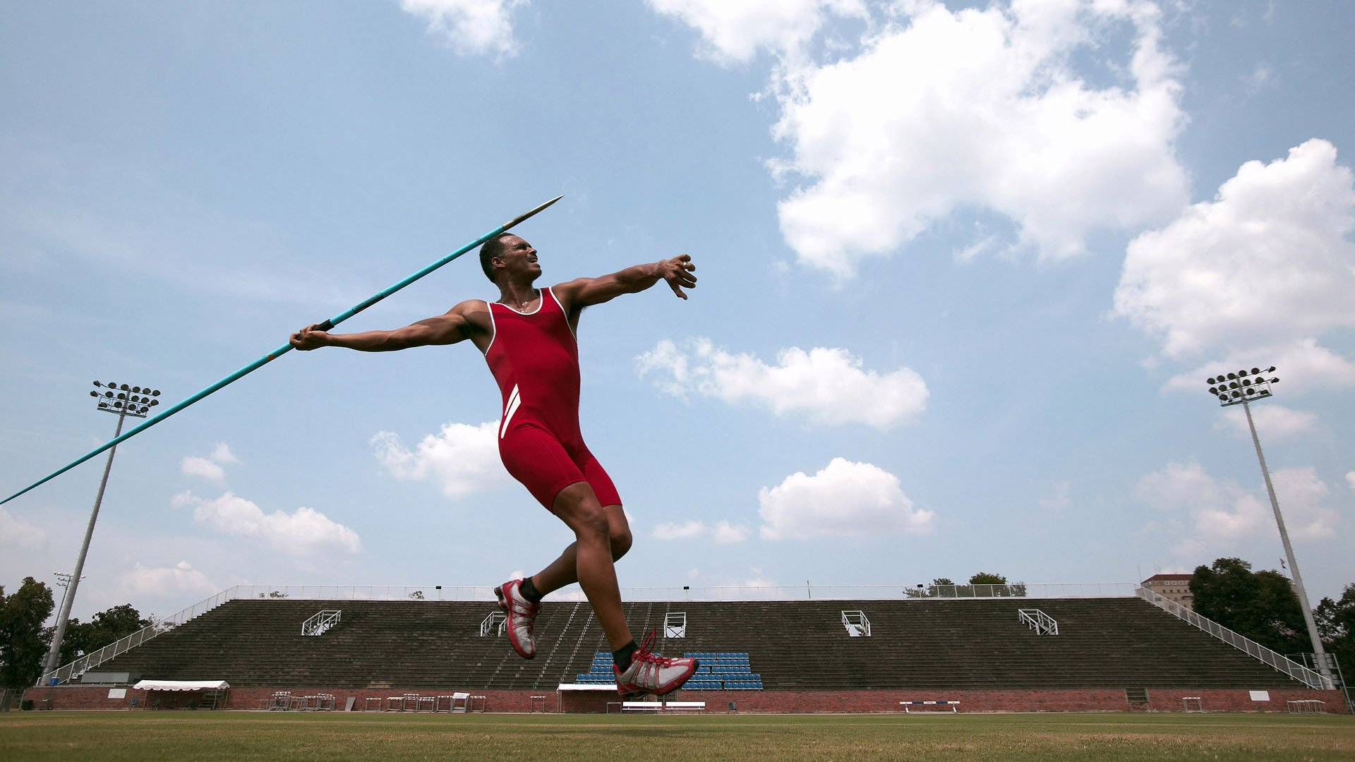 JIUYOU GAMING-““危险边缘”——那些让人心跳加速的赛段瞬间”，危险边缘的快乐